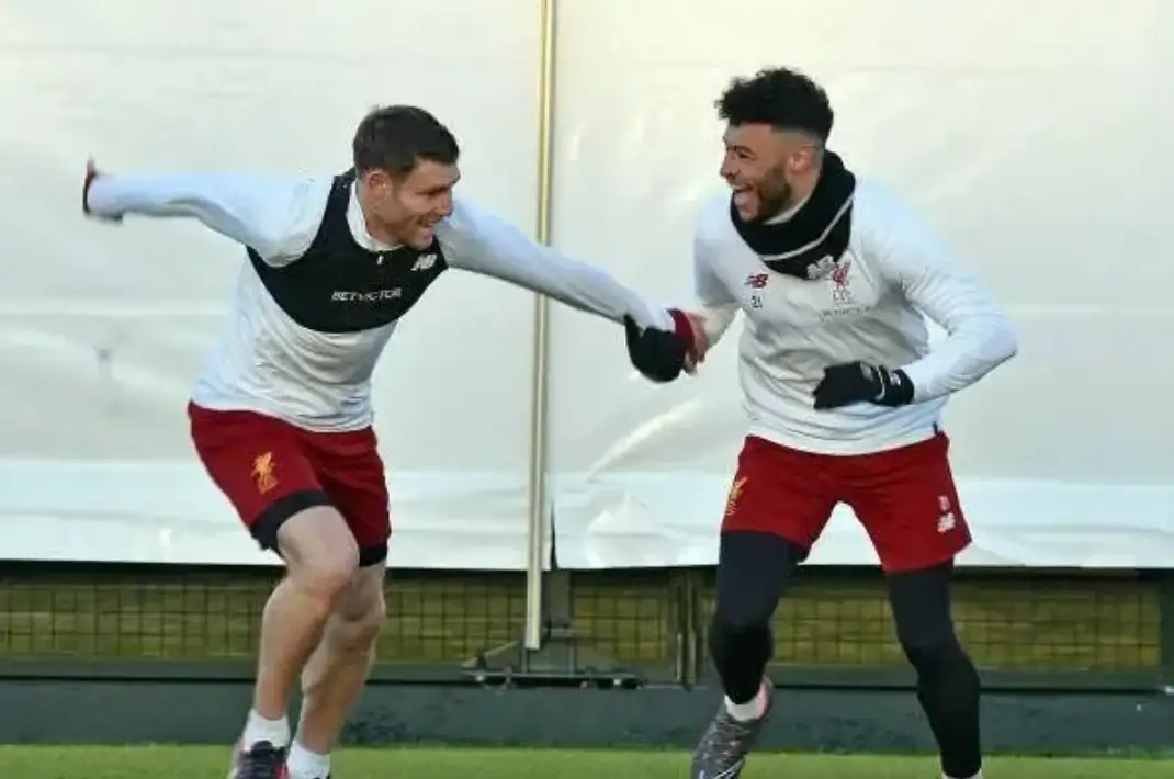 致敬联赛最后一尊大恐龙,他的球员生涯是半部英超历史